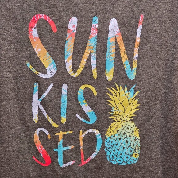 Maurices Sunkissed Pineapple Gray T-Shirt Size 0 0X - Picture 2 of 4